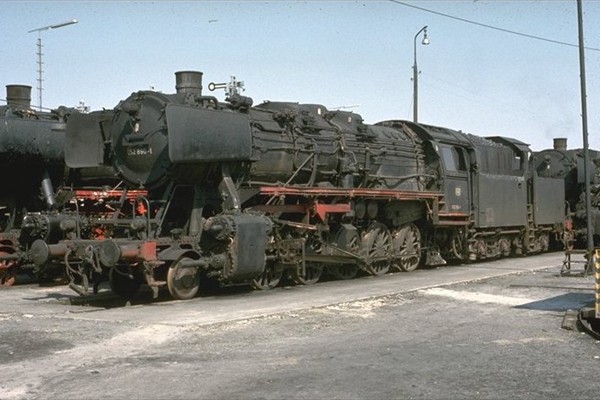 d183