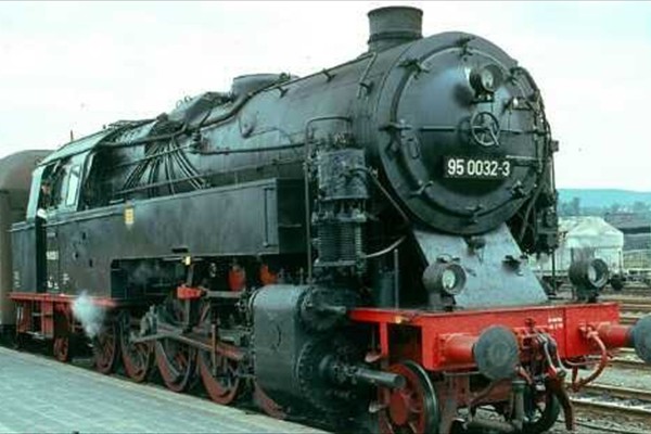 d310