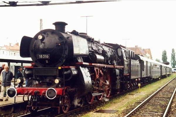 d83