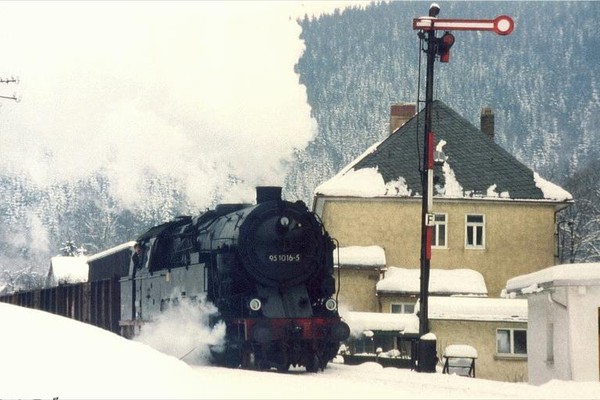 d87